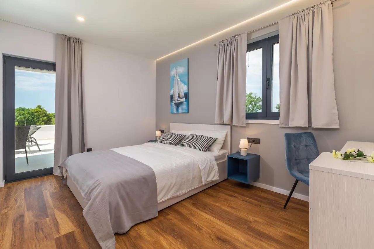 Villa Anni Porec 0*,  Croatia